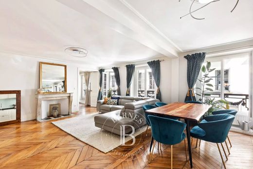 Apartment in Canal Saint Martin, Château d’Eau, Porte Saint-Denis, Paris