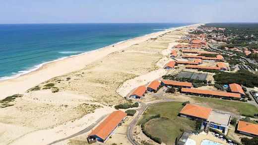 Luxury home in Seignosse, Landes
