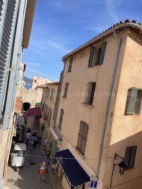 아파트 / 생 트로 페, Var