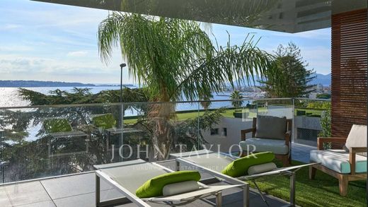 Apartment / Etagenwohnung in Cannes, Alpes-Maritimes