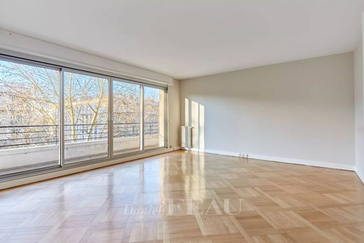 Apartment in La Muette, Auteuil, Porte Dauphine, Paris