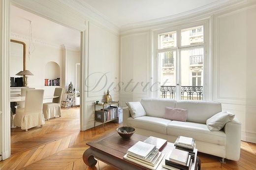 Apartment in Motte-Picquet, Commerce, Necker, Paris