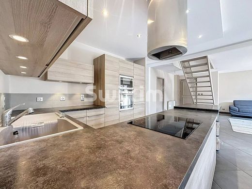 Casa de lujo en Gex, Ain