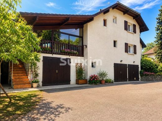 Luxus-Haus in Saint-Julien-en-Genevois, Haute-Savoie