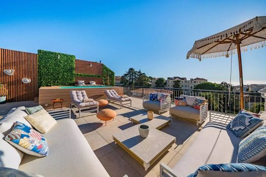 Apartment / Etagenwohnung in Cannes, Alpes-Maritimes