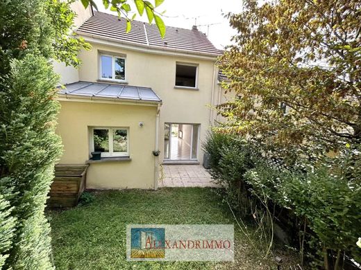 Luxe woning in Cachan, Val-de-Marne