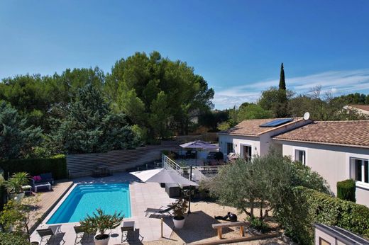 Вилла, Uzès, Gard