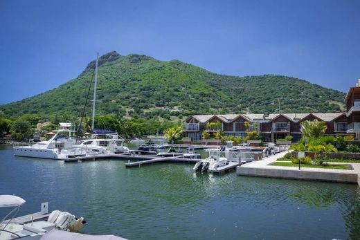 Grande Rivière Noire, Black River Districtのデュプレックス