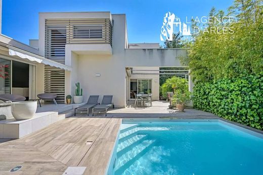 Villa a Arles, Bocche del Rodano