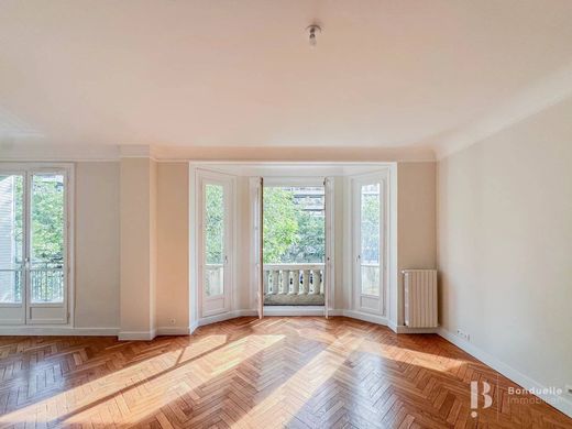 Apartment in La Muette, Auteuil, Porte Dauphine, Paris