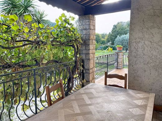 Luxus-Haus in La Colle-sur-Loup, Alpes-Maritimes