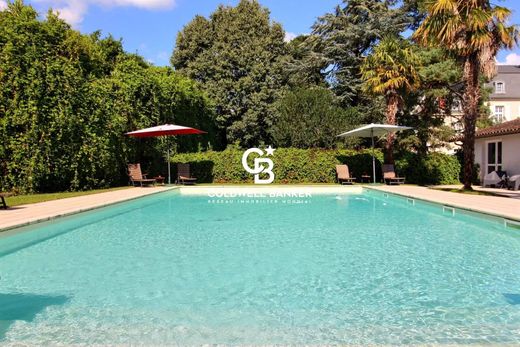 Luxury home in Villeneuve-sur-Lot, Lot-et-Garonne