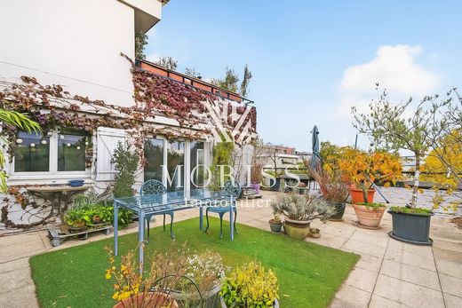 Apartment / Etagenwohnung in Montmartre, Abbesses, Grandes-Carrières, Paris