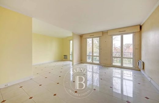 Apartment / Etagenwohnung in Versailles, Yvelines
