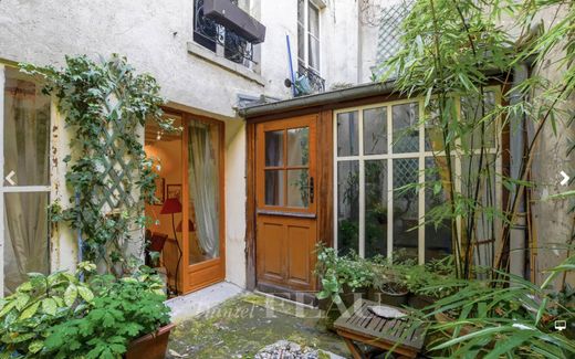 Apartment / Etagenwohnung in Saint-Germain, Odéon, Monnaie, Paris