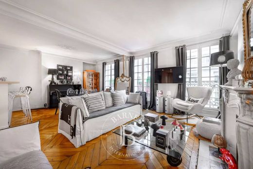 Apartment / Etagenwohnung in Champs-Elysées, Madeleine, Triangle d’or, Paris