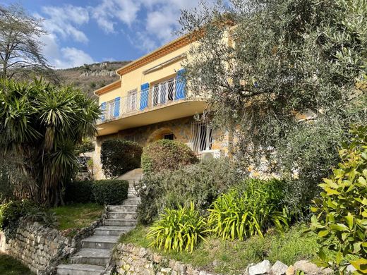 Villa in Le Bar-sur-Loup, Alpes-Maritimes