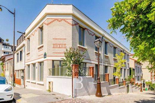 Daire Buttes-Chaumont, Villette, Bas Belleville, Paris