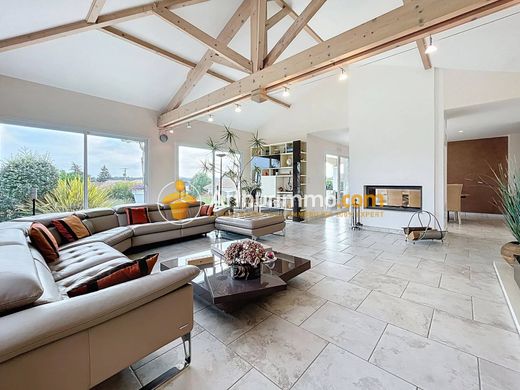 Элитный дом, Bourgoin-Jallieu, Isère