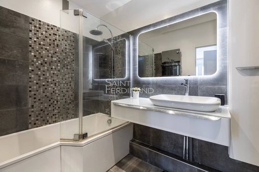 Apartment in Motte-Picquet, Commerce, Necker, Paris