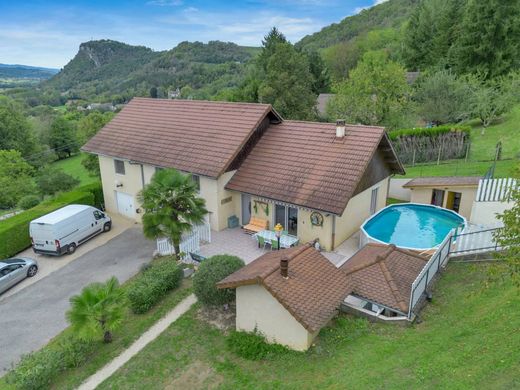 Luxury home in Yenne, Savoy