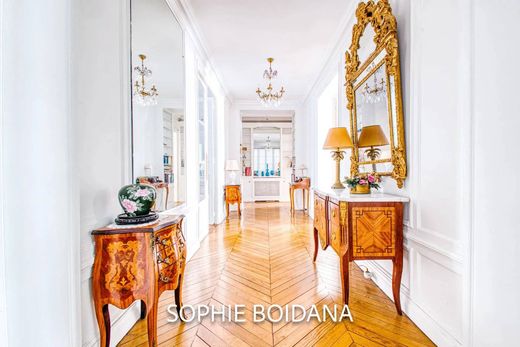 Apartment in La Muette, Auteuil, Porte Dauphine, Paris