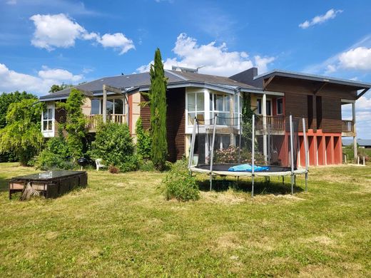 ‏בתי יוקרה ב  Étrépagny, Eure