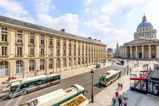 Apartment in Sorbonne, Jardin des Plantes, Saint-Victor, Paris