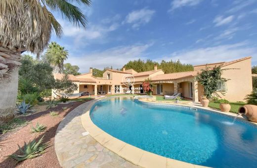 Villa in Saint-Cyprien-Plage, Pyrénées-Orientales