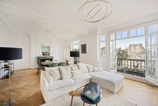 Apartment in Motte-Picquet, Commerce, Necker, Paris