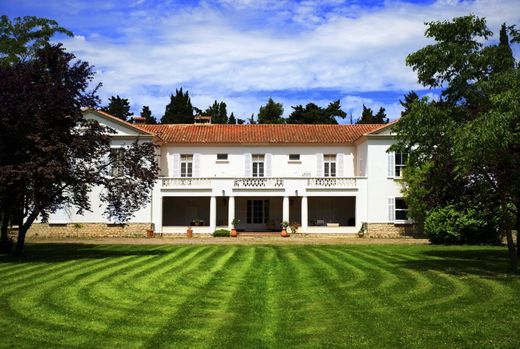 Luxury home in Arles, Bouches-du-Rhône