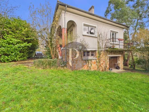 Luxus-Haus in Saclay, Essonne