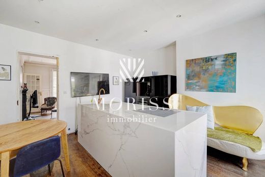 Apartment / Etagenwohnung in Motte-Picquet, Commerce, Necker, Paris
