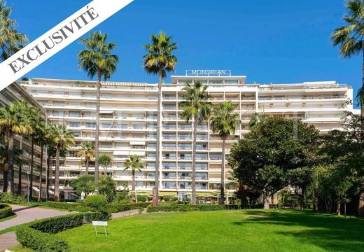 Apartment / Etagenwohnung in Cannes, Alpes-Maritimes
