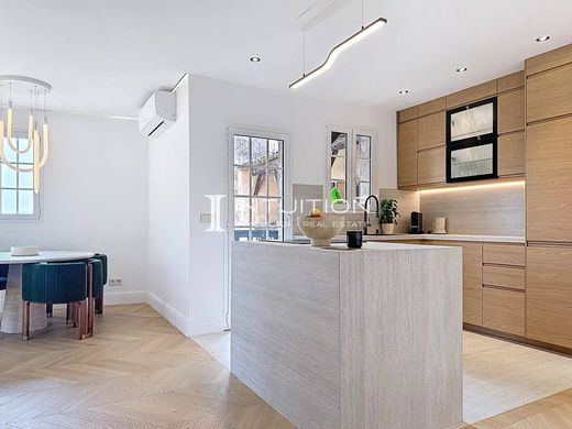 Piso / Apartamento en Saint-Laurent-du-Var, Alpes Marítimos