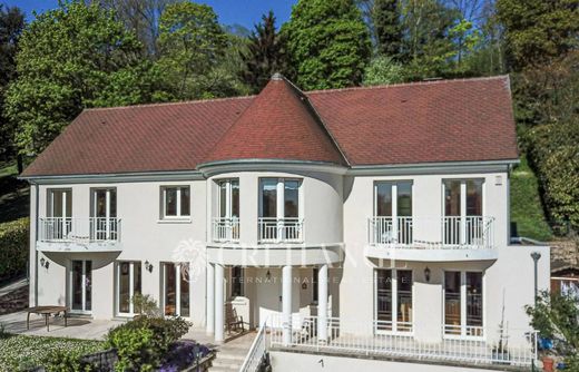 Luxus-Haus in Le Mesnil-le-Roi, Yvelines