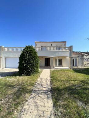 Luxe woning in Le Haillan, Gironde