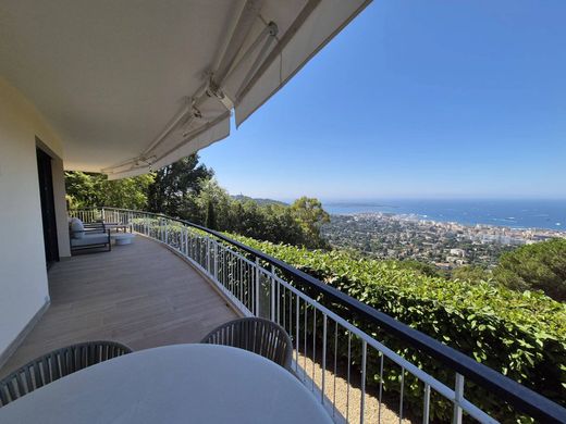 아파트 / 칸, Alpes-Maritimes