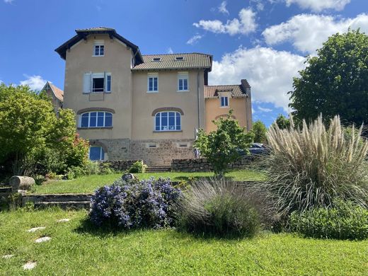 Luxury home in Cours-la-Ville, Rhône