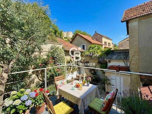 Le Mesnil-le-Roi, Yvelinesの高級住宅