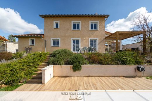 Luxury home in Porte des Pierres Dorées, Rhône