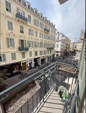 ニース, Alpes-Maritimesのアパートメント