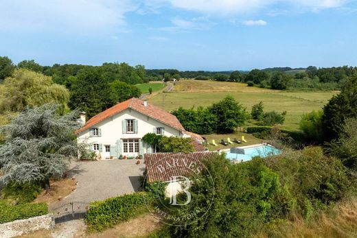 Luxury home in Amou, Landes