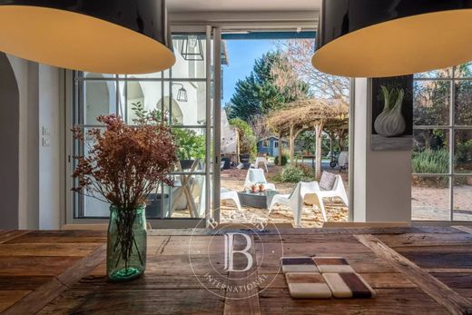 Luxury home in Collonges-au-Mont-d'Or, Rhône