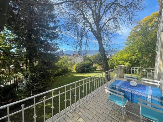 豪宅  Artemare, Ain