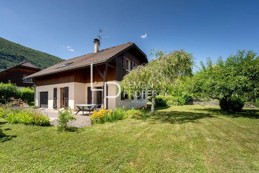 Sevrier, Haute-Savoieの高級住宅