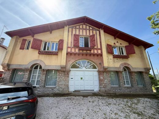 Luxus-Haus in Salies-de-Béarn, Pyrénées-Atlantiques