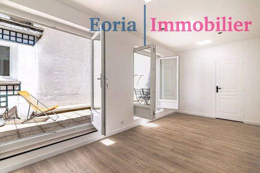 Apartment / Etagenwohnung in Tour Eiffel, Invalides – Ecole Militaire, Saint-Thomas d’Aquin, Paris