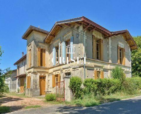 منزل ﻓﻲ Quinsac, Gironde