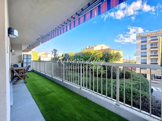 Apartment / Etagenwohnung in Beaulieu-sur-Mer, Alpes-Maritimes